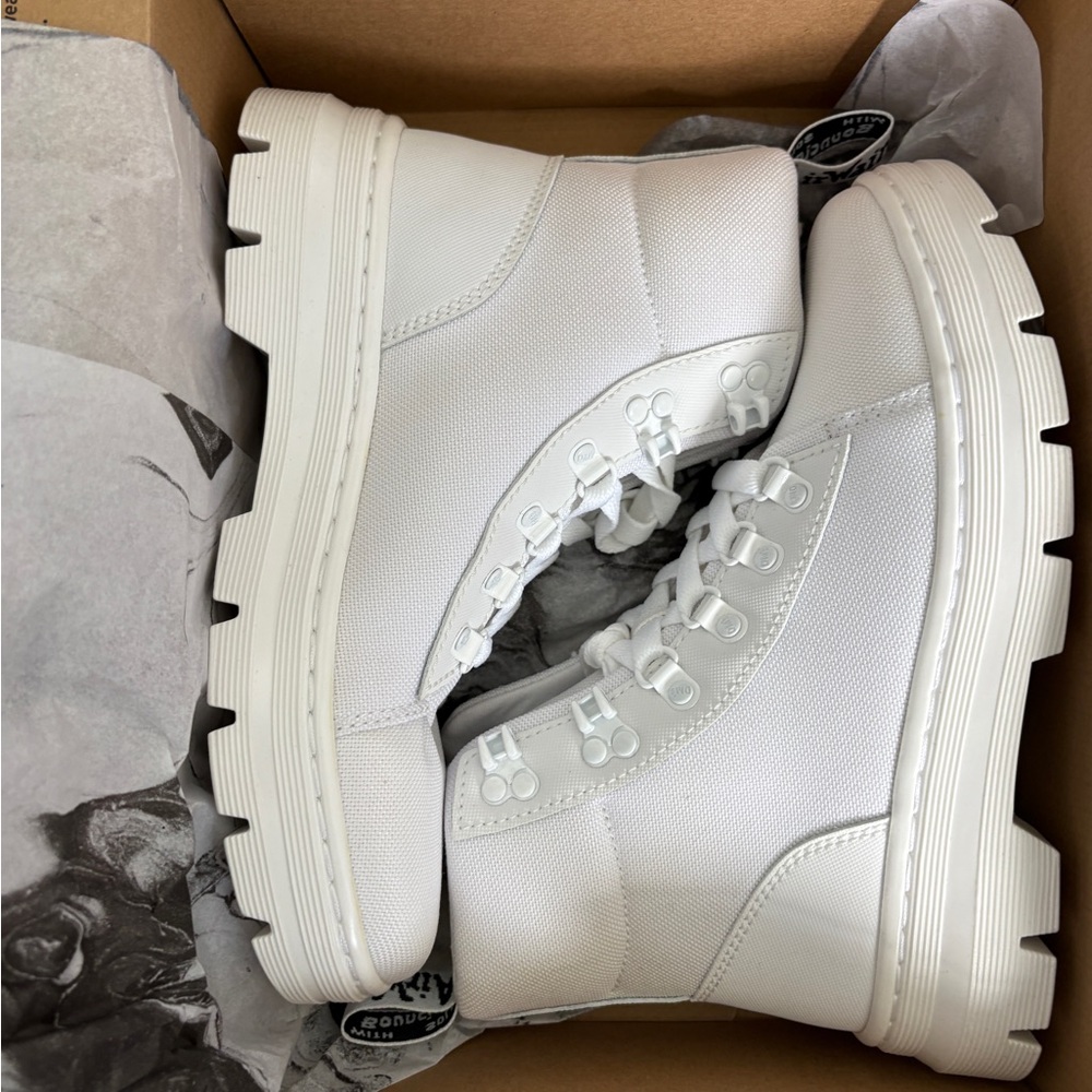 Dr. Martens Combs Boots White High-Top NWIB Women’s Size 7